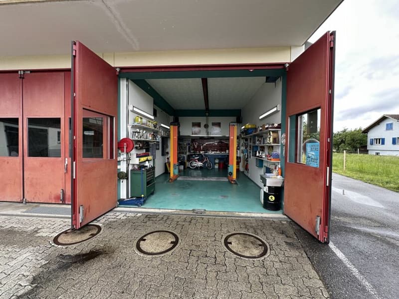 Liebevoll saniertes Wohnhaus mit Werkstatt und viel Platz für Ihre Fahrzeuge (5)