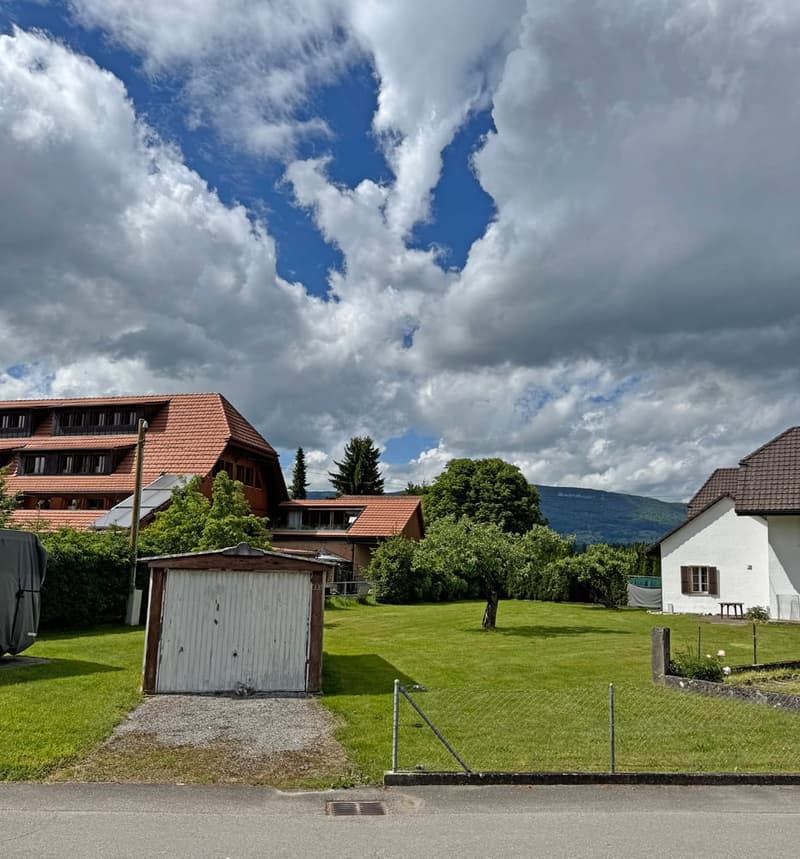 ...Wohnhaus, Stöckli und ein grosses Grundstück... (6)