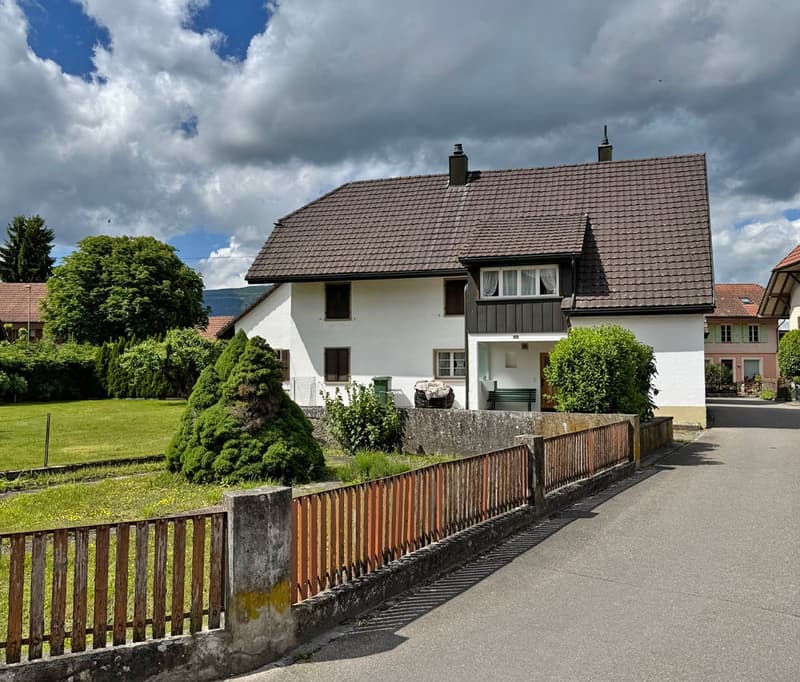 ...Wohnhaus, Stöckli und ein grosses Grundstück... (7)