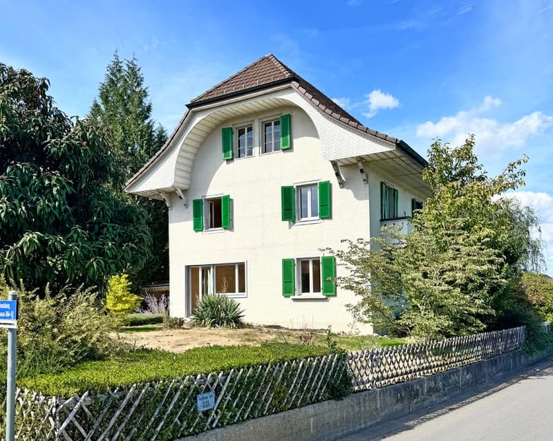 ...grosses Grundstück an bester Lage mit stilvollem Altbau... (1)