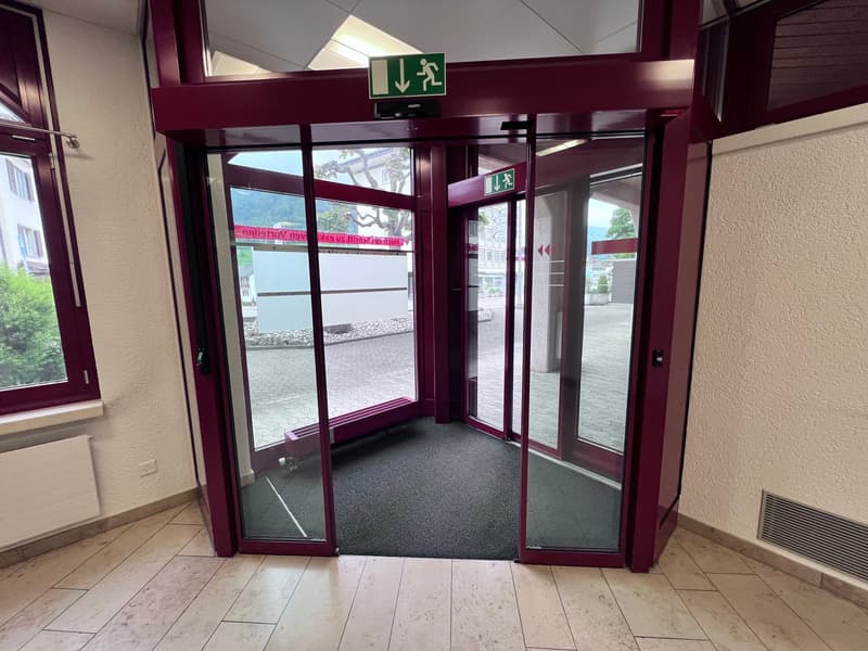 Bin i Gopfriedstutz ä Kiosk.. oder öppa ä Bank? Bin i äs Hotel oder ä Kasseschrank? (8)