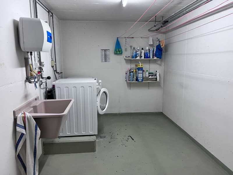 Bin i Gopfriedstutz ä Kiosk.. oder öppa ä Bank? Bin i äs Hotel oder ä Kasseschrank? (24)