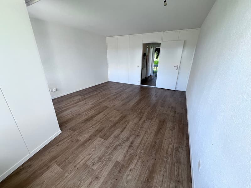Wohnzimmer mit Balkon