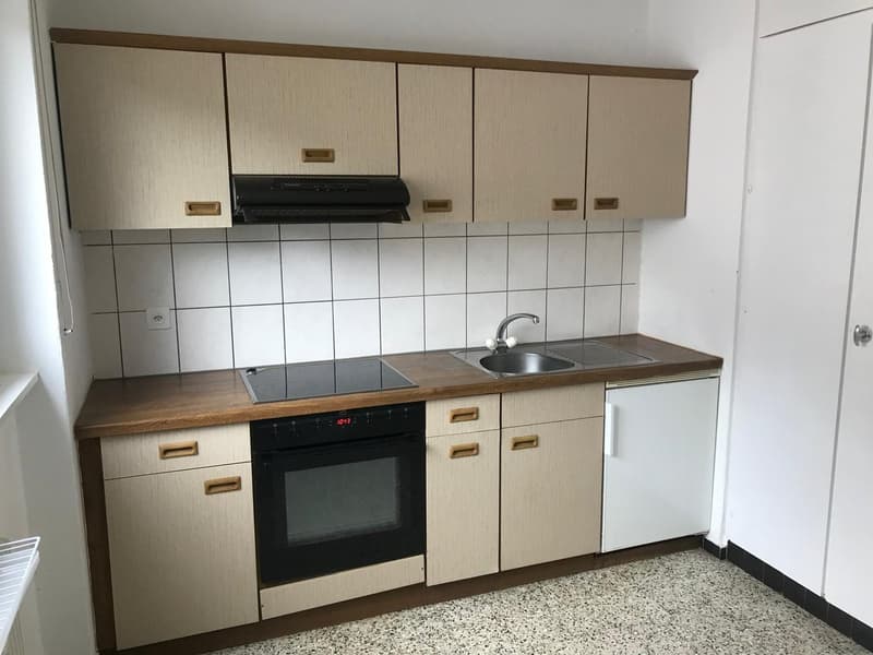 Eine sichere Anlage bestehend aus 9 Wohnungen mit Garagen & Balkone (13)