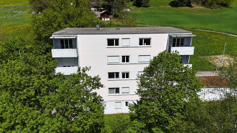 Eine sichere Anlage bestehend aus 9 Wohnungen mit Garagen & Balkone (2)