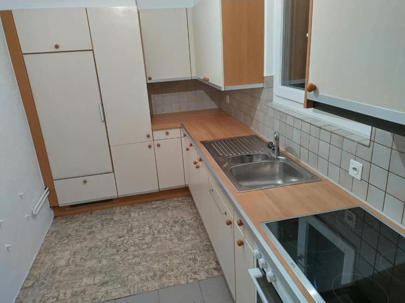 Appartement simple et charmant de 4 pièces à Perrefitte (BE) (9)