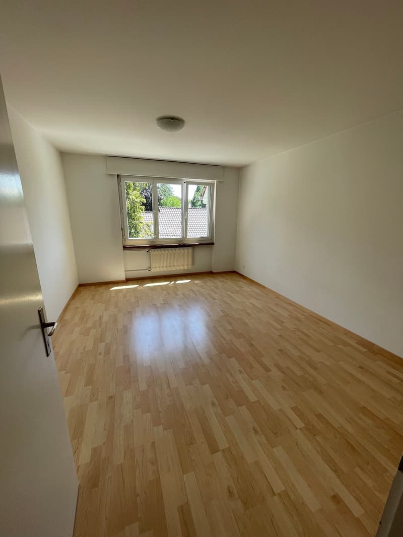 Charmante 4-Zimmerwohnung mit Balkon in Ins (4)