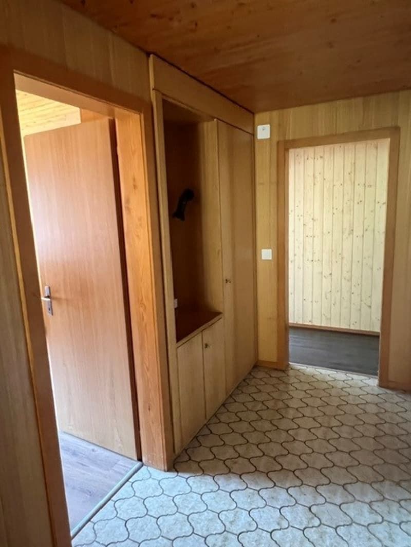 Grosszügige 4.5-Zimmer-Wohnung mit Wintergarten zur Miete in Kandergrund (11)