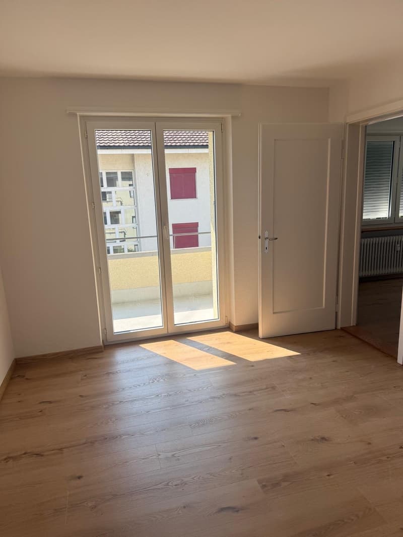 Helle 4.5-Zimmer-Wohnung mit Balkon in Lyss (5)