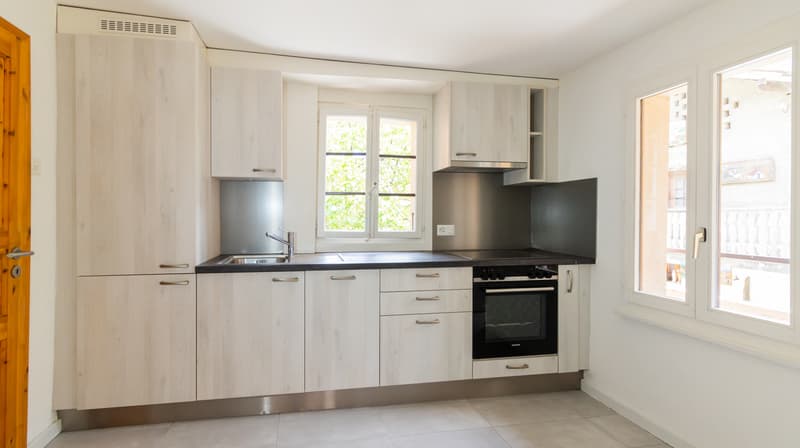 A LOUER MAGNIFIQUE APPARTEMENT 3.5 PCES A GRANGES (2)