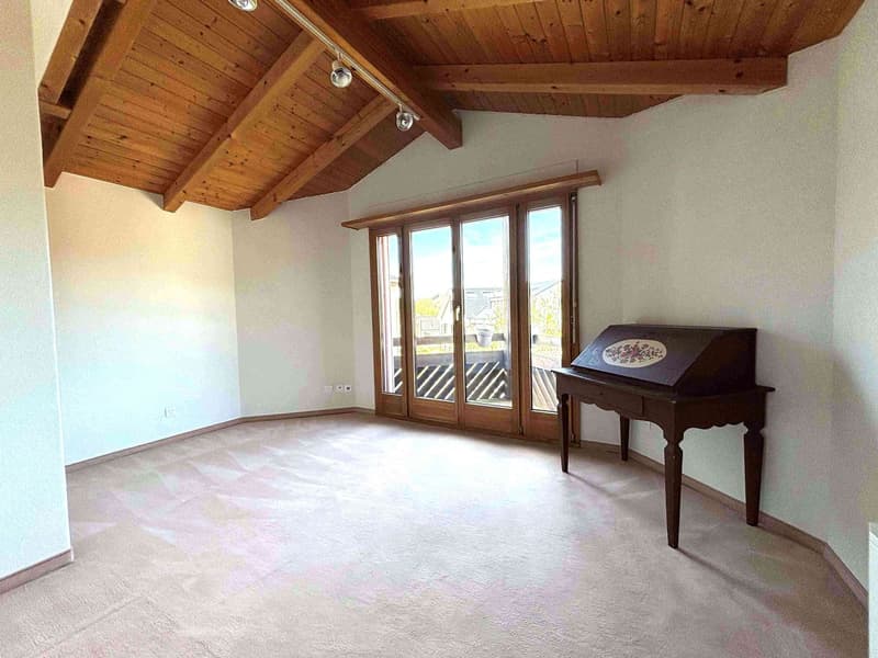 Charmantes 5.5-Zimmer-Einfamilienhaus mit Wintergarten in Hersberg (9)