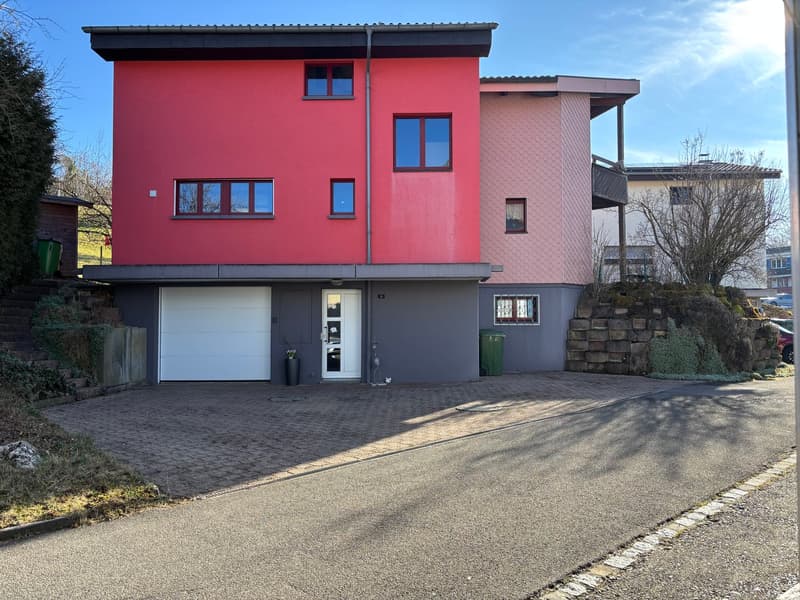 Charmantes 5.5-Zimmer-Einfamilienhaus mit Wintergarten in Hersberg (18)
