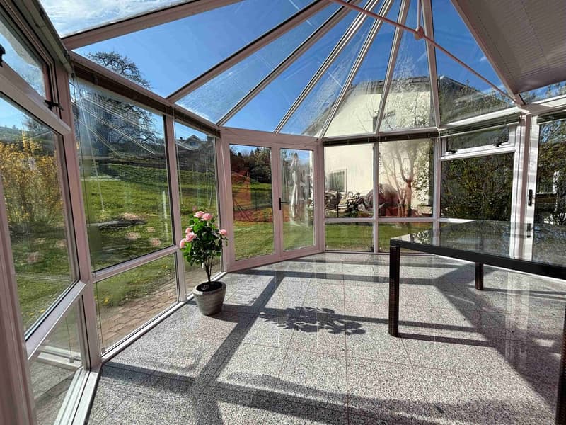 Charmantes 5.5-Zimmer-Einfamilienhaus mit Wintergarten in Hersberg (7)