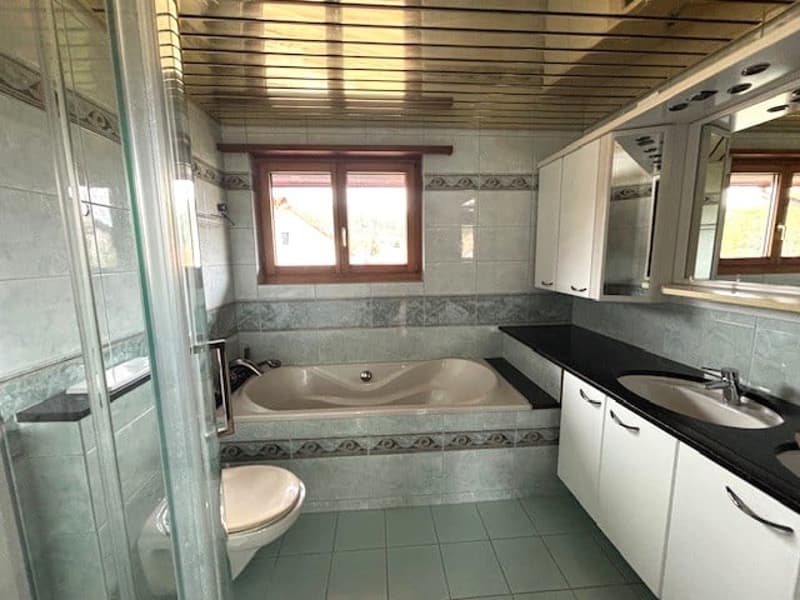 Charmantes 5.5-Zimmer-Einfamilienhaus mit Wintergarten in Hersberg (12)