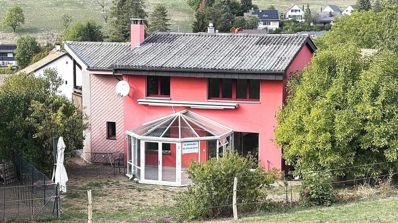 Sonniges 5.5-Zimmer-Einfamilienhaus in ruhiger Lage (1)