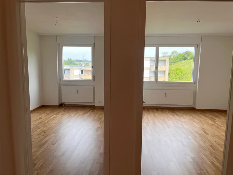 Moderne 3.5-Zimmer-Wohnung mit Balkon und Garage in Ittigen (2)