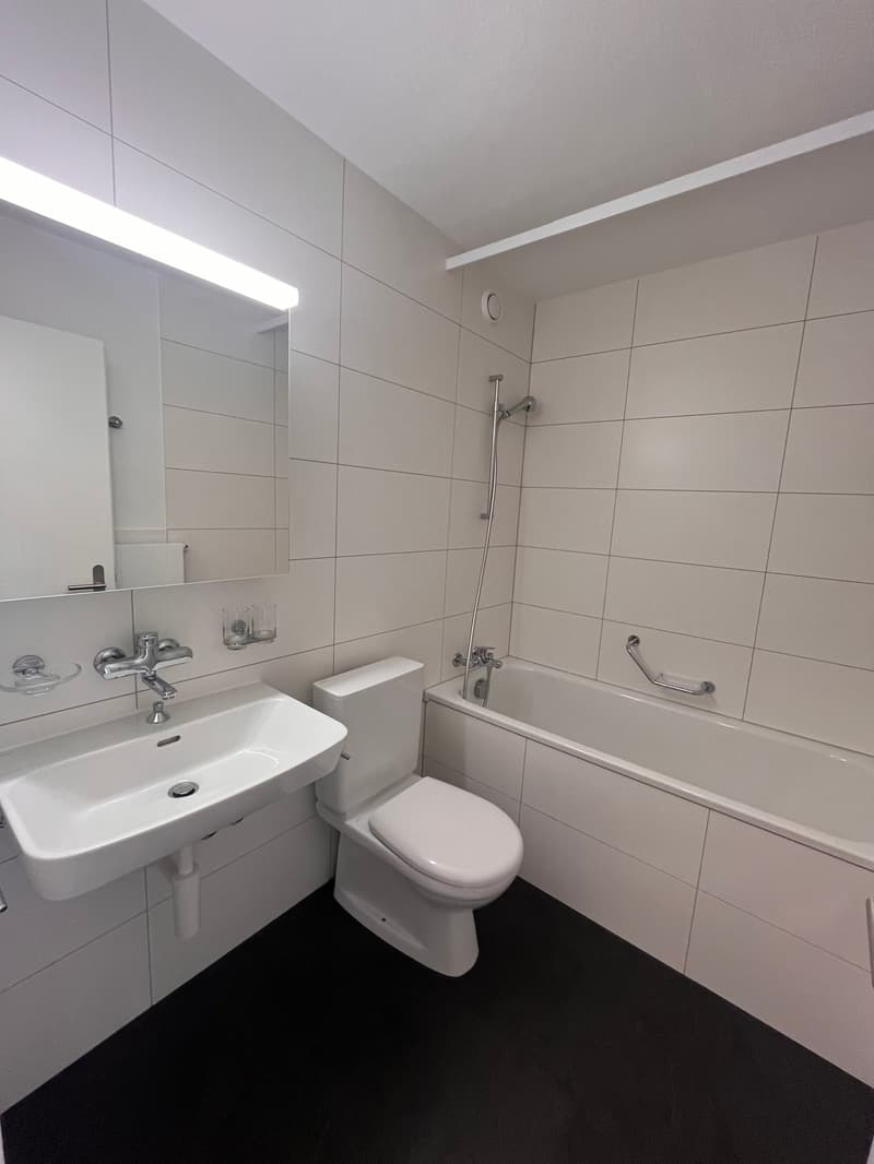 Moderne 3.5-Zimmer-Wohnung mit Balkon und Garage in Ittigen (3)