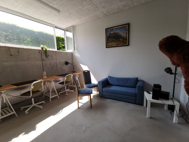 geräumiges Atelier zu vermieten (2)