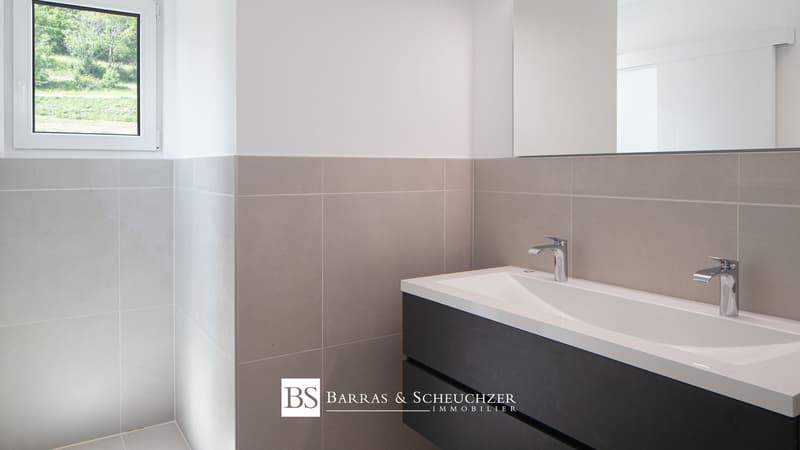 Salle de douche attenante à chambre parentale - étage 2