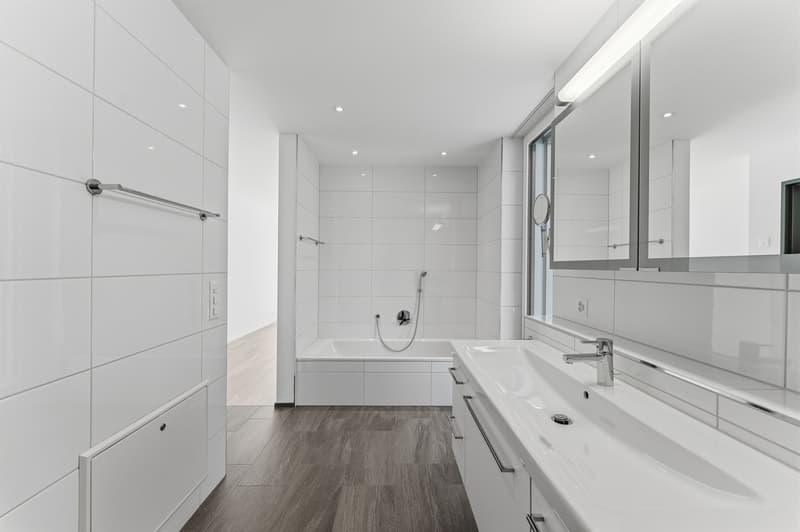Charmante 4.5-Zimmer-Dachwohnung mit Bergblick in Dallenwil (17)