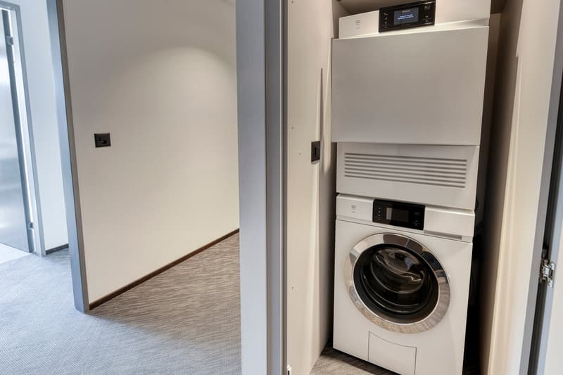 Mietwohnung in Eigentumsstandart mit 2 Schlafzimmern mit en Suite-Bädern und Weinschrank in Küche (24)