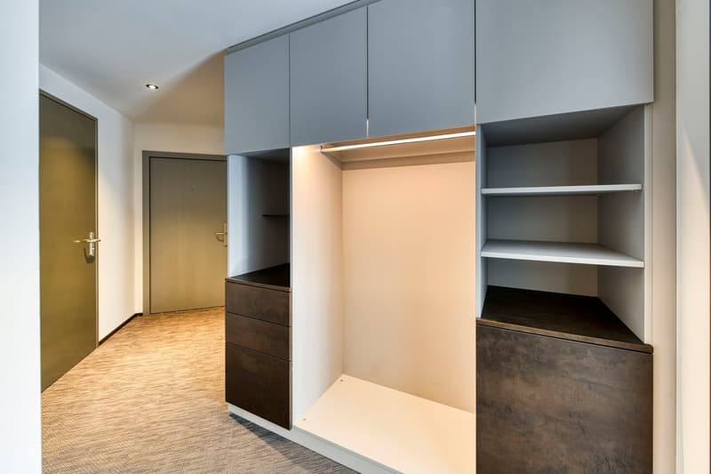 Mietwohnung in Eigentumsstandart mit 2 Schlafzimmern mit en Suite-Bädern und Weinschrank in Küche (23)