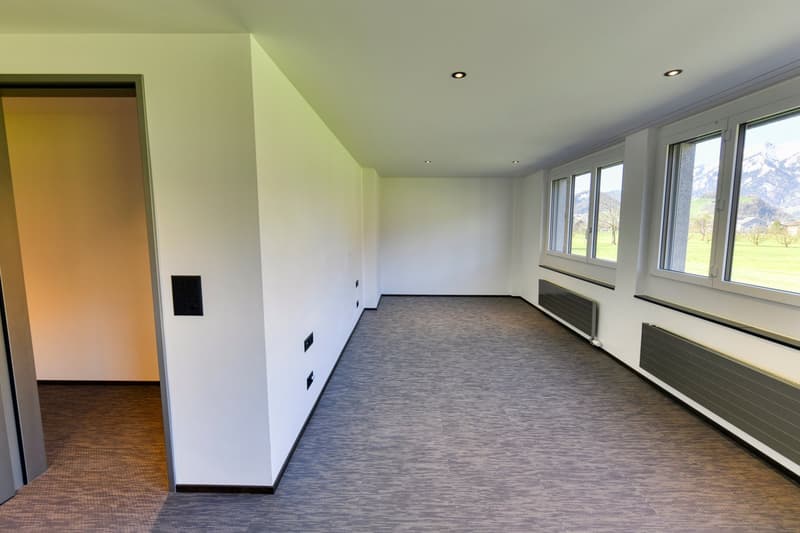 Mietwohnung in Eigentumsstandart mit 2 Schlafzimmern mit en Suite-Bädern und Weinschrank in Küche (13)