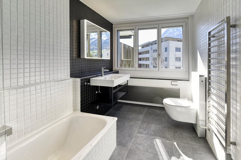Mietwohnung in Eigentumsstandart mit 2 Schlafzimmern mit en Suite-Bädern und Weinschrank in Küche (21)