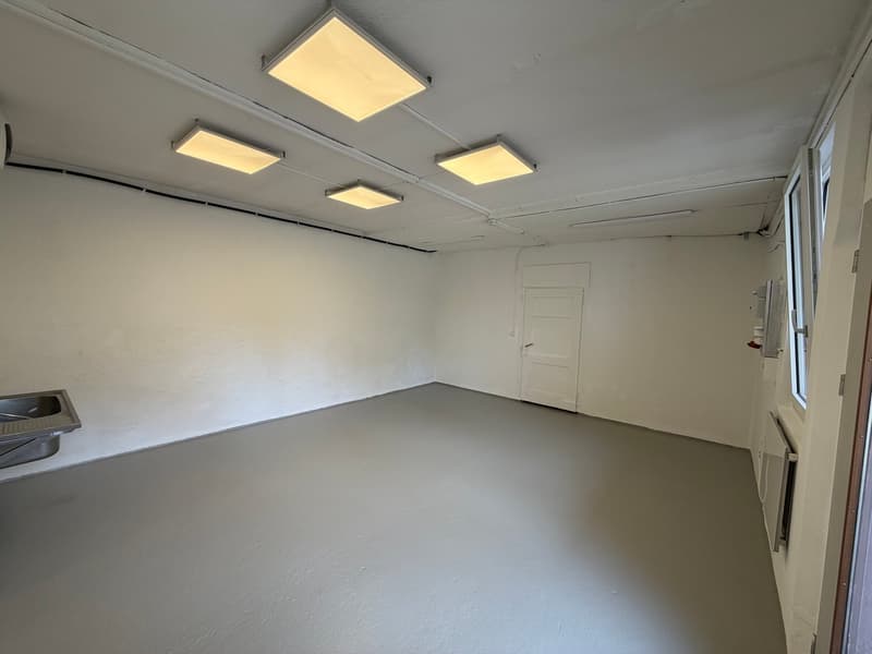 Charming retail space with studio in the center of Altdorf (2)