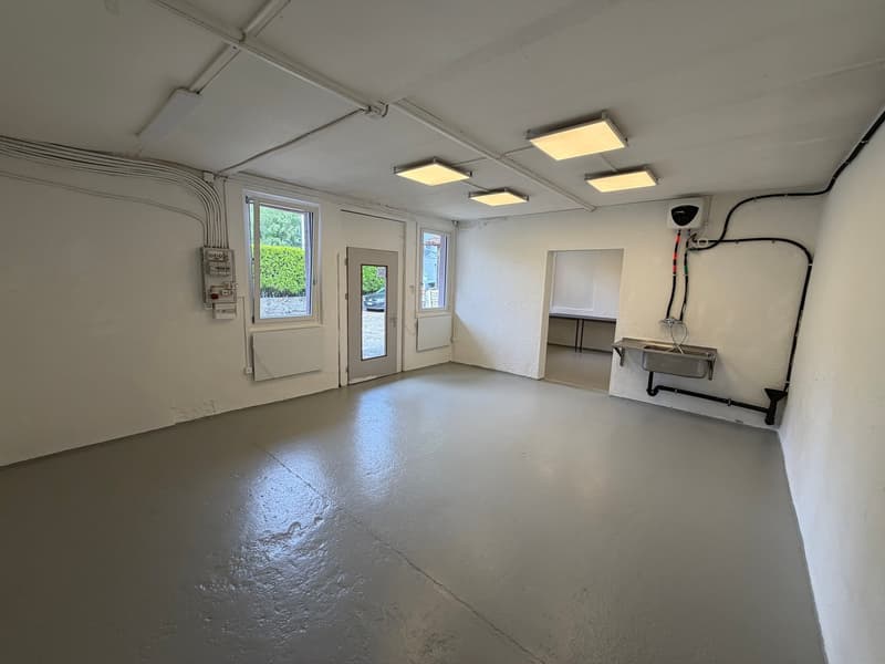 Charming retail space with studio in the center of Altdorf (3)
