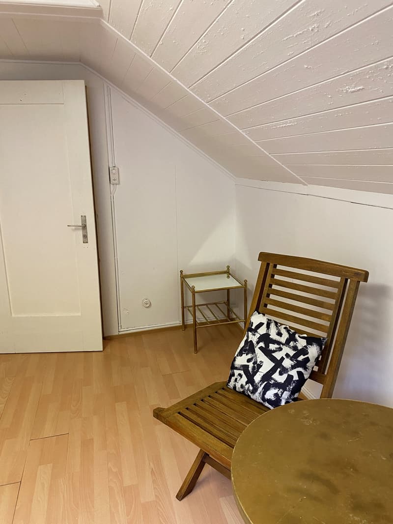 Ab Juli günstiges, einfaches Zimmer im Zentrum von Altdorf zu vermieten (3)