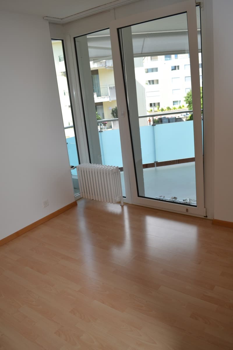Helle 5-Zimmer-Wohnung mit Balkon und Seenähe im steuergünstigen Hergiswil (8)