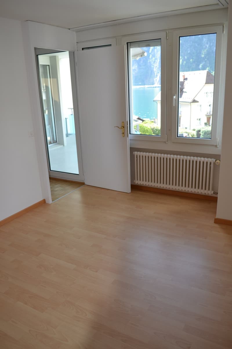 Helle 5-Zimmer-Wohnung mit Balkon und Seenähe im steuergünstigen Hergiswil (7)