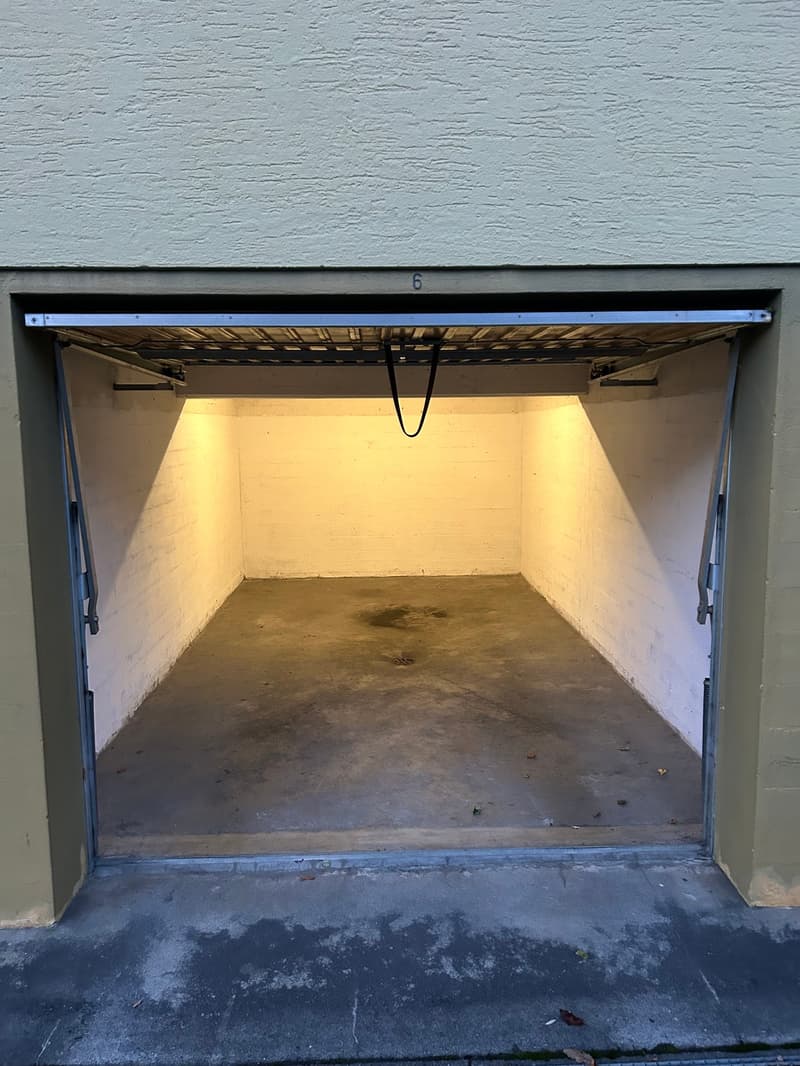 Einzelgaragenbox an der Flüelerstrasse zu vermieten (2)