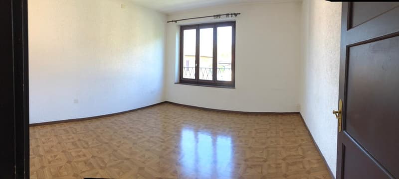 Affascinante appartamento mansardato di 6 locali a Bellinzona – disponibile subito (2)