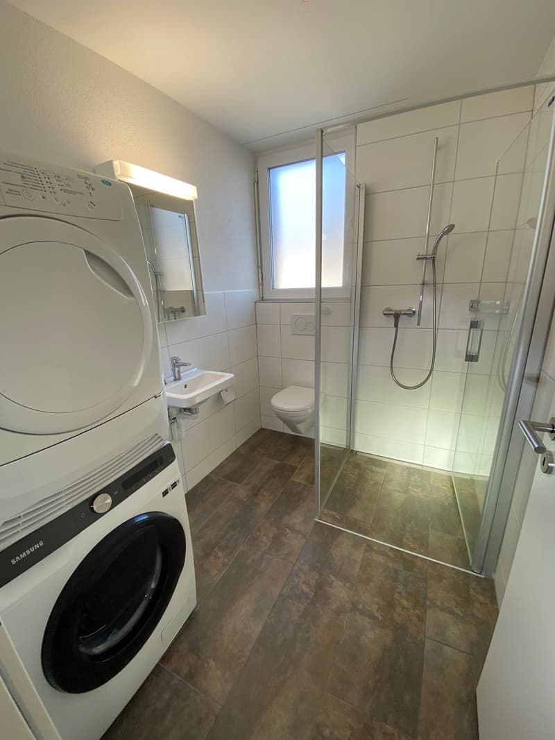 WC, Dusche Waschmaschine & Wäschetrockner