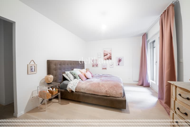 Appartement de 3.5 pièces de 135 m2 avec jardin (5)
