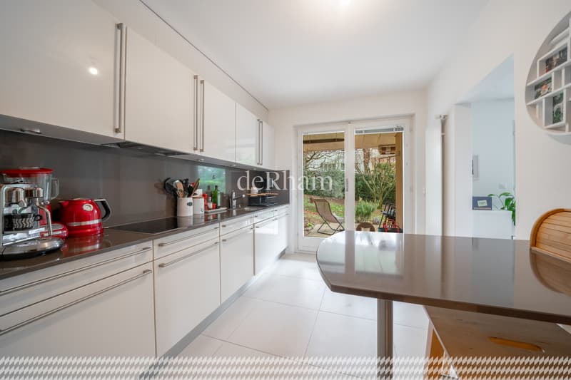 Appartement de 3.5 pièces de 135 m2 avec jardin (4)