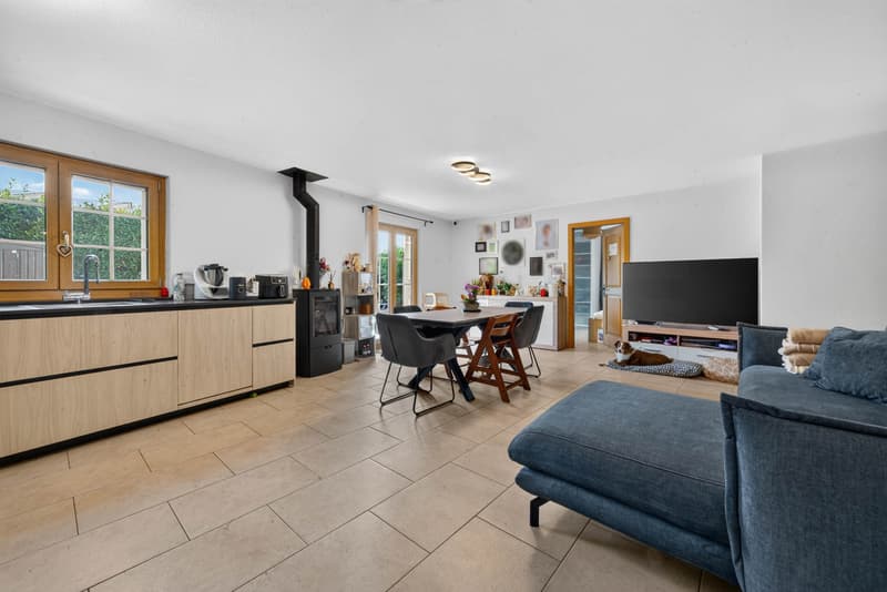 Appartement contemporain avec un grand jardin (5)