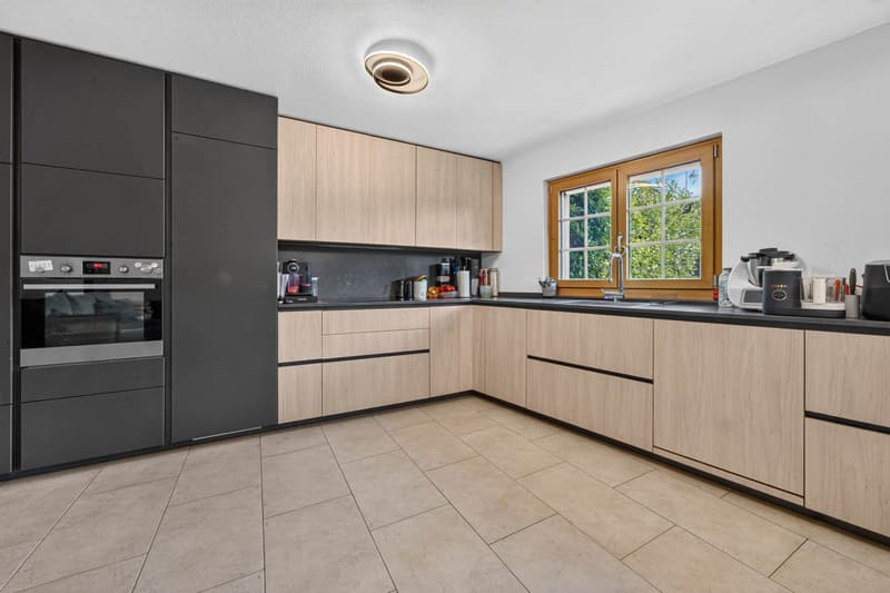 Appartement contemporain avec un grand jardin (13)