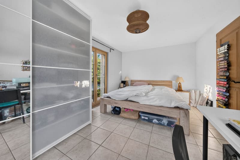 Appartement contemporain avec un grand jardin (9)