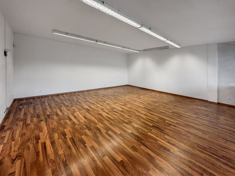 Atelier, Kleinbüro oder Bürogemeinschaft – moderne Flächen in Obfelden (2)