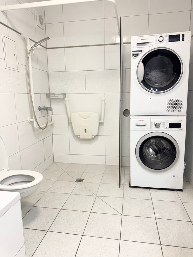Moderne 3-Zimmer-Wohnung mit Balkon in Binningen (4)