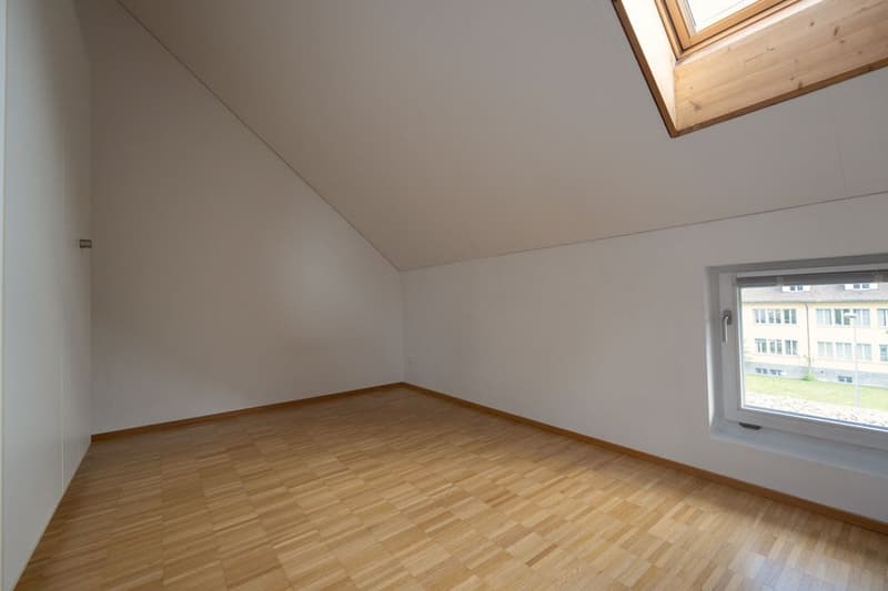3.5 Zimmer Maisonette-Eckwohnung mit Balkon und Aussicht (8)