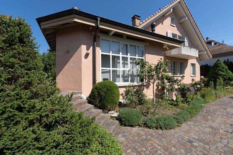 Repräsentative Villa in Münsingen (2)