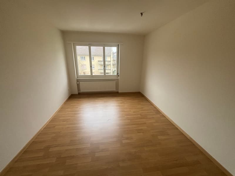 Appartamento di 4 camere in una posizione tranquilla e familiare a Brügg (5)