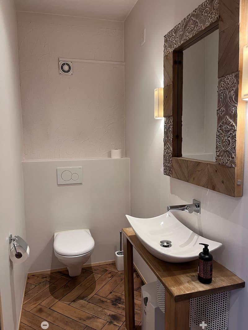 renovierter Gewerberaum an Toplage in Biel – ideal für Salon, Praxis oder Büro (7)