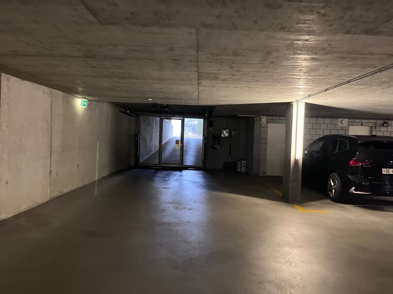 Einstellhallenplatz mit Wallbox in Utzenstorf zu vermieten (2)