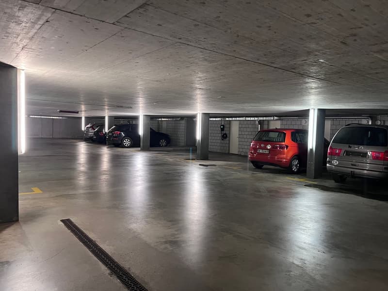 Einstellhallenplatz mit Wallbox in Utzenstorf zu vermieten (4)