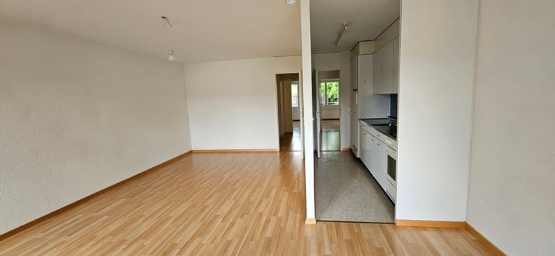 helle 3.5-Zimmerwohnung mit Balkon in Brügg (4)